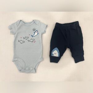 👶🏻 🦈 Baby Shark outfit by Carters in size 3 months in great condition!